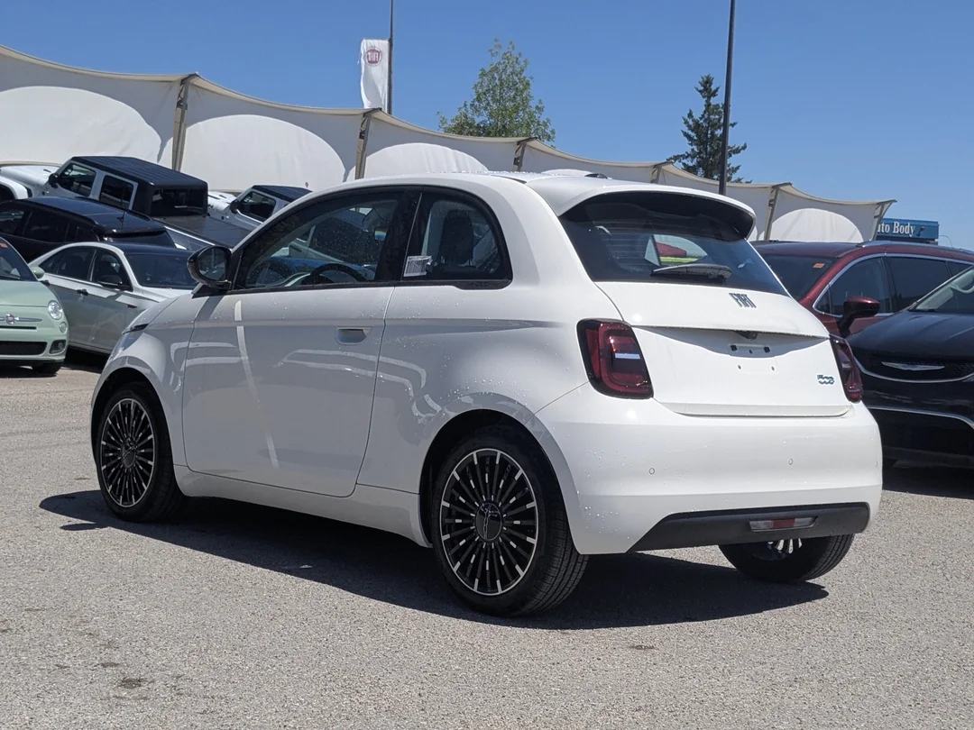 New 2026 White FIAT Pop - - FWD - Backup Camera - Lane Keep Assist - Rear Park Assist - Auto Climate & More! image 6