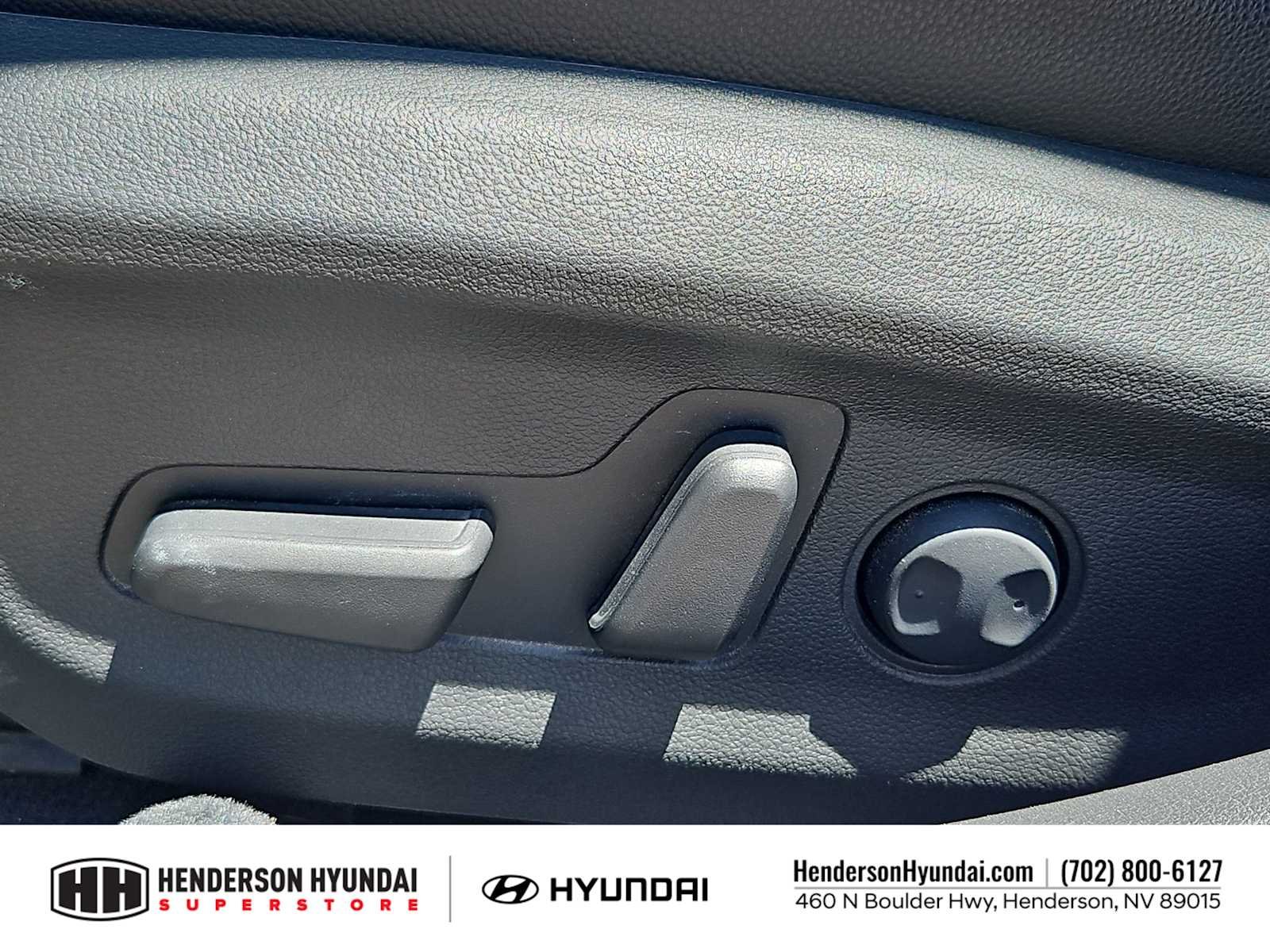 Certified Used 2017 Quartz White Pearl Hyundai Limited image 16