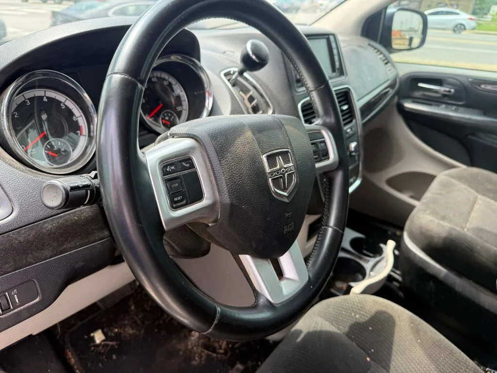 Used 2016 White Dodge AVP image 14