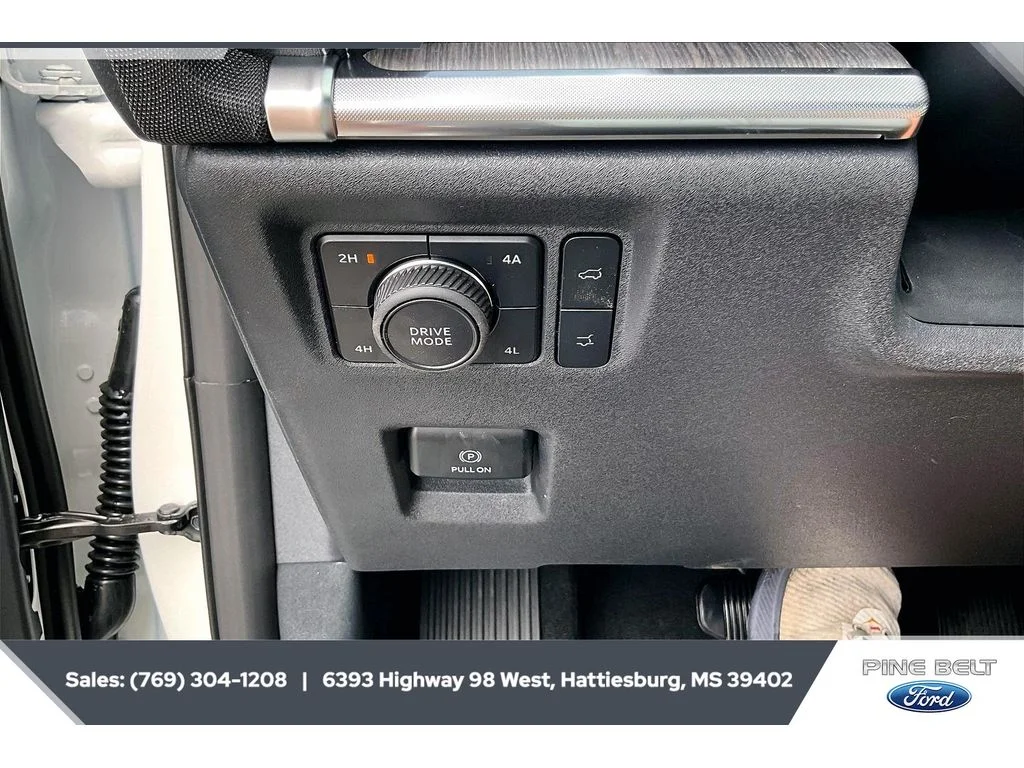 New 2026 Star White Metallic Tri-Coat Ford MAX Platinum® image 23