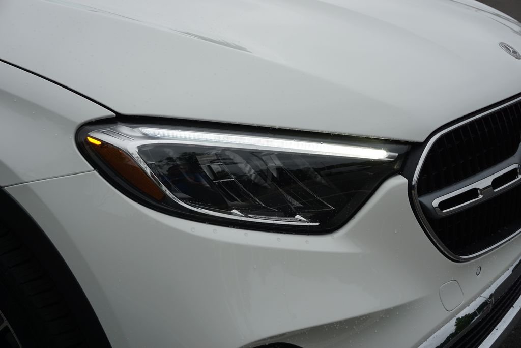 Used 2026 Polar White Mercedes-Benz GLC 300 image 10