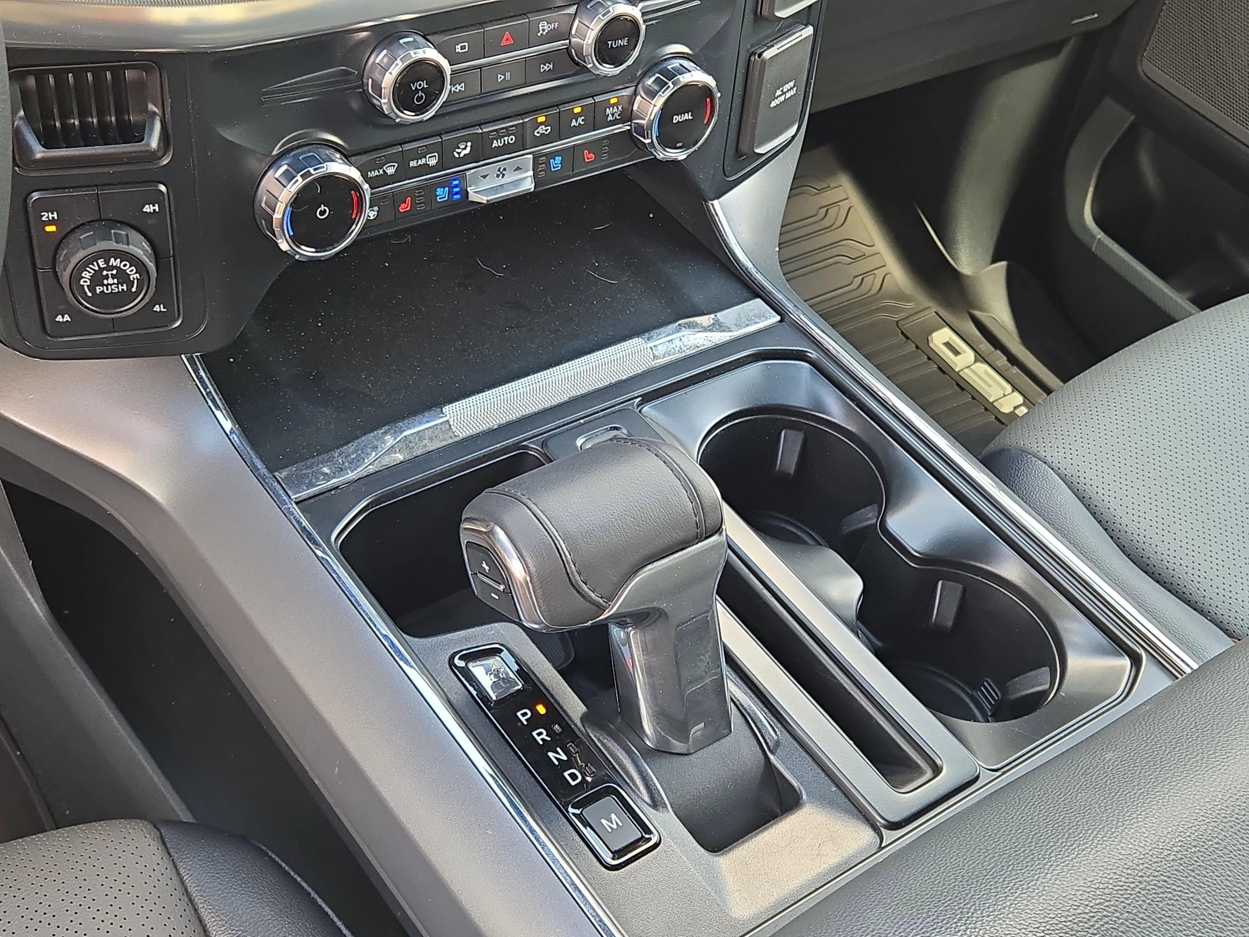 Used 2025 Oxford White Ford LARIAT image 27