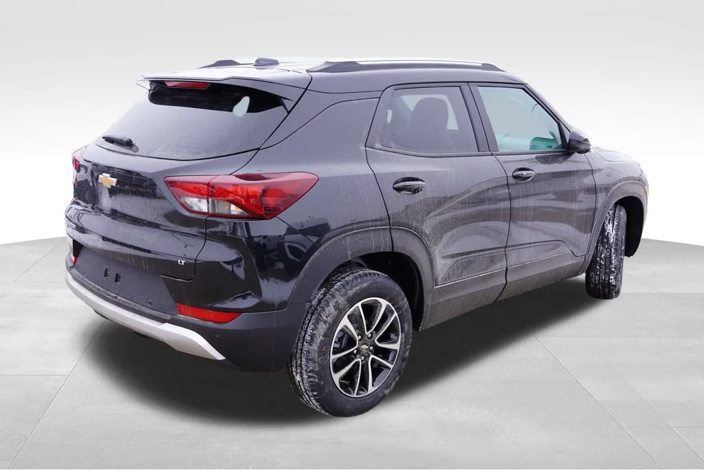 New 2026 Mosaic Black Metallic Chevrolet LT image 4