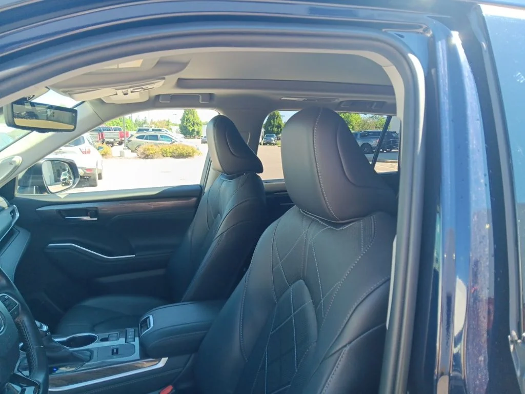 Used 2020 Blueprint Toyota Platinum image 28
