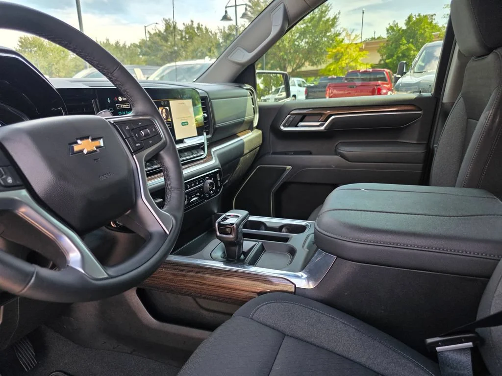 Used 2025 Black Chevrolet LT image 14