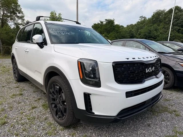 Used 2022 White Kia EX image 8