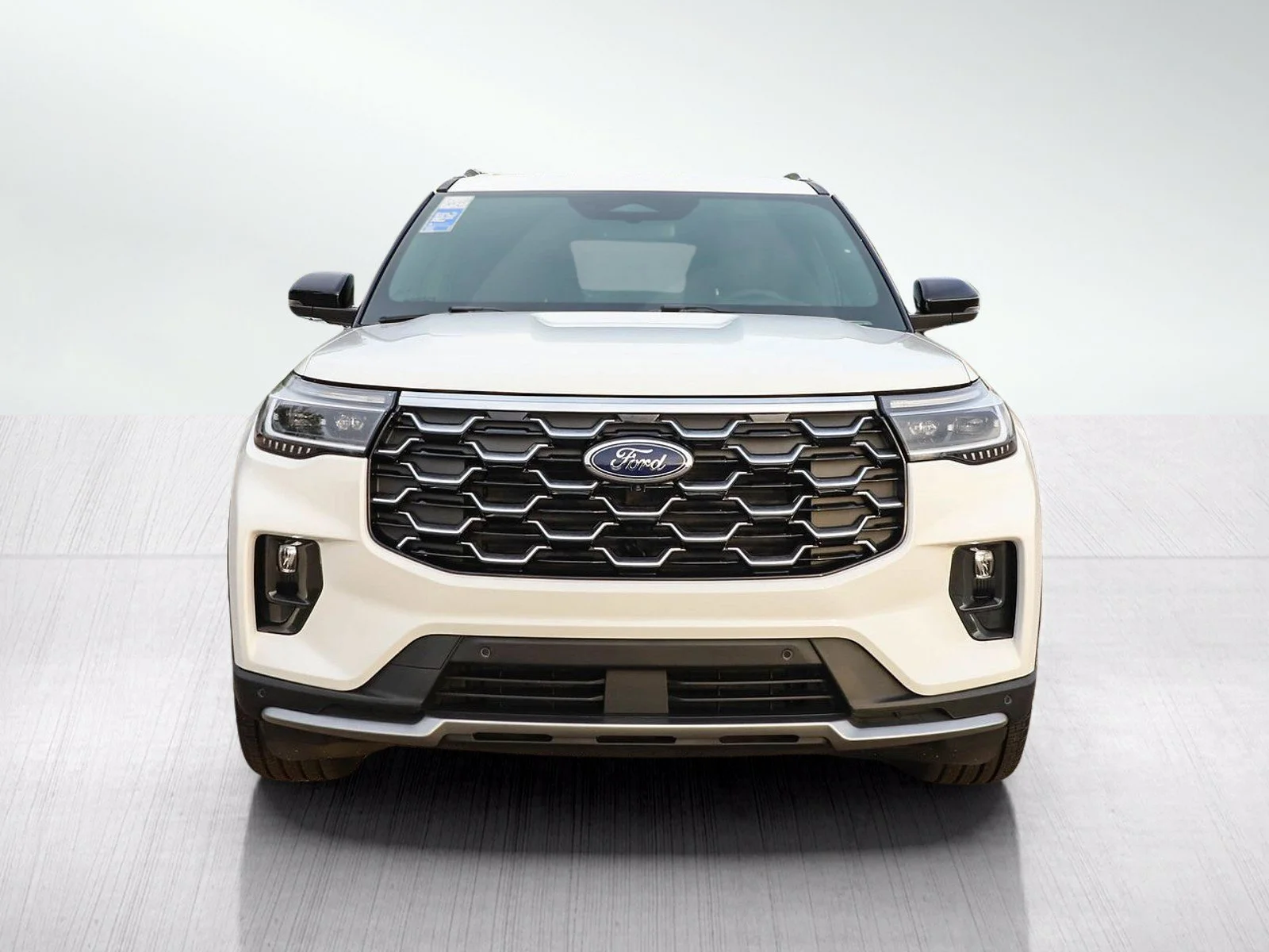 Used 2025 White Metallic Ford Platinum image 8