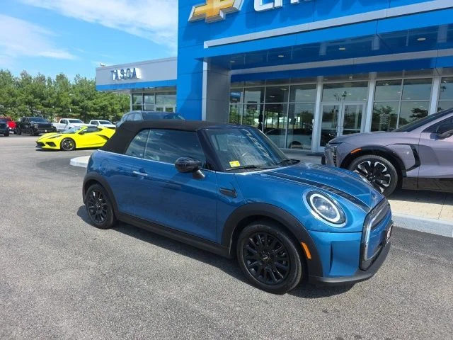 Used 2022 Blue MINI Iconic image 1