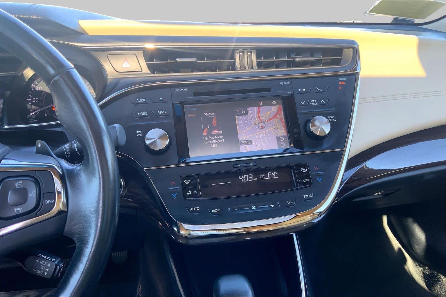 Used 2015 Ooh La La Rouge Mica Toyota XLE Touring image 12