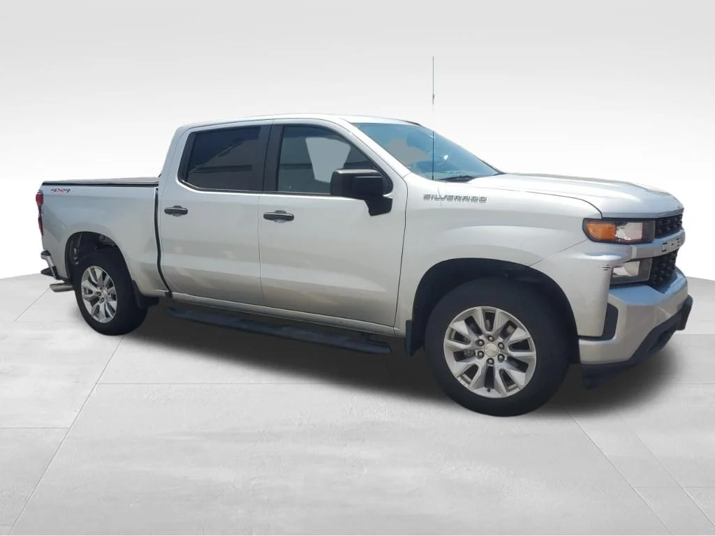 Used 2019 Silver Chevrolet Custom image 10