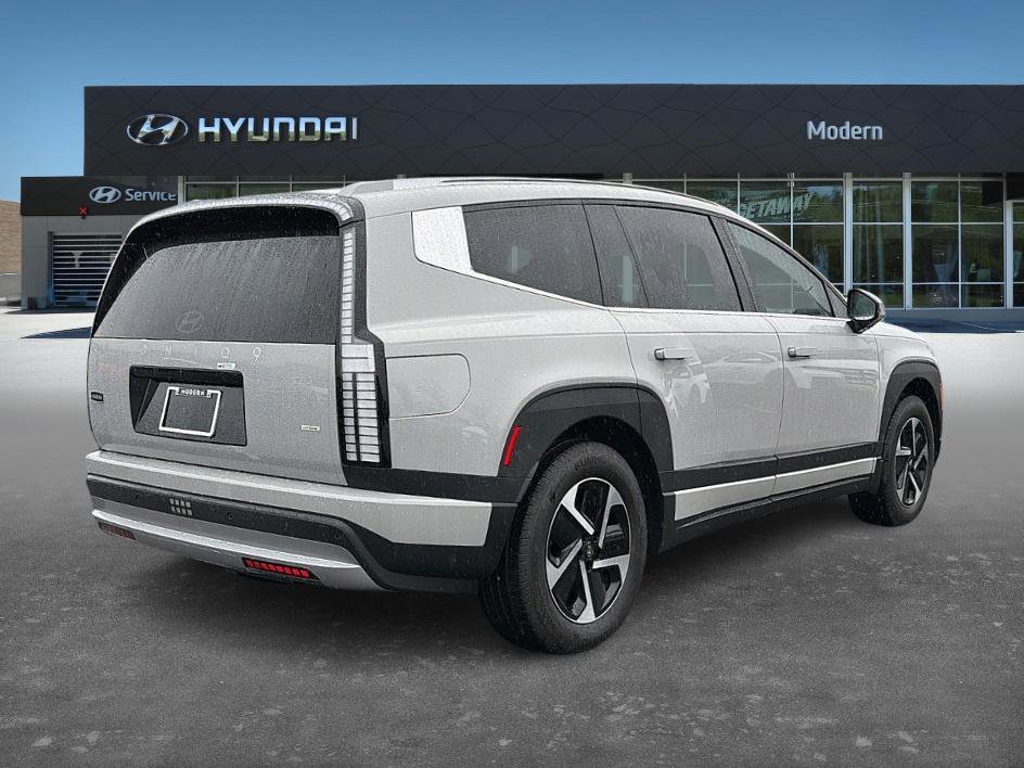 New 2026 Cyber Gray Hyundai SE image 3