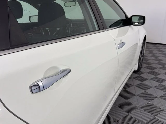 Used 2018 White Nissan 2.5 S image 5