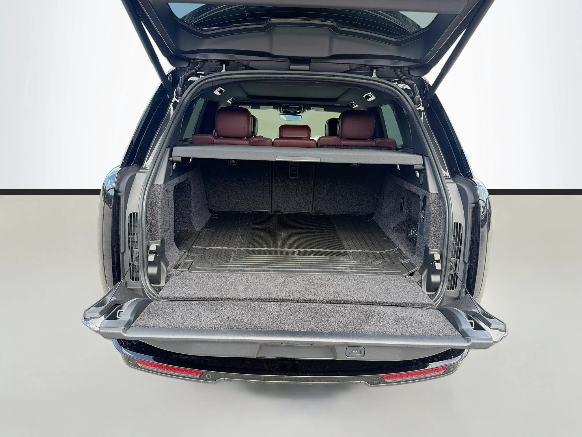 New 2026 Santorini Black Land Rover SE image 12