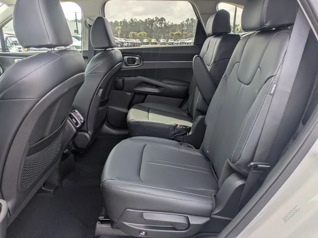New 2026 Snow White Pearl Kia EX image 14
