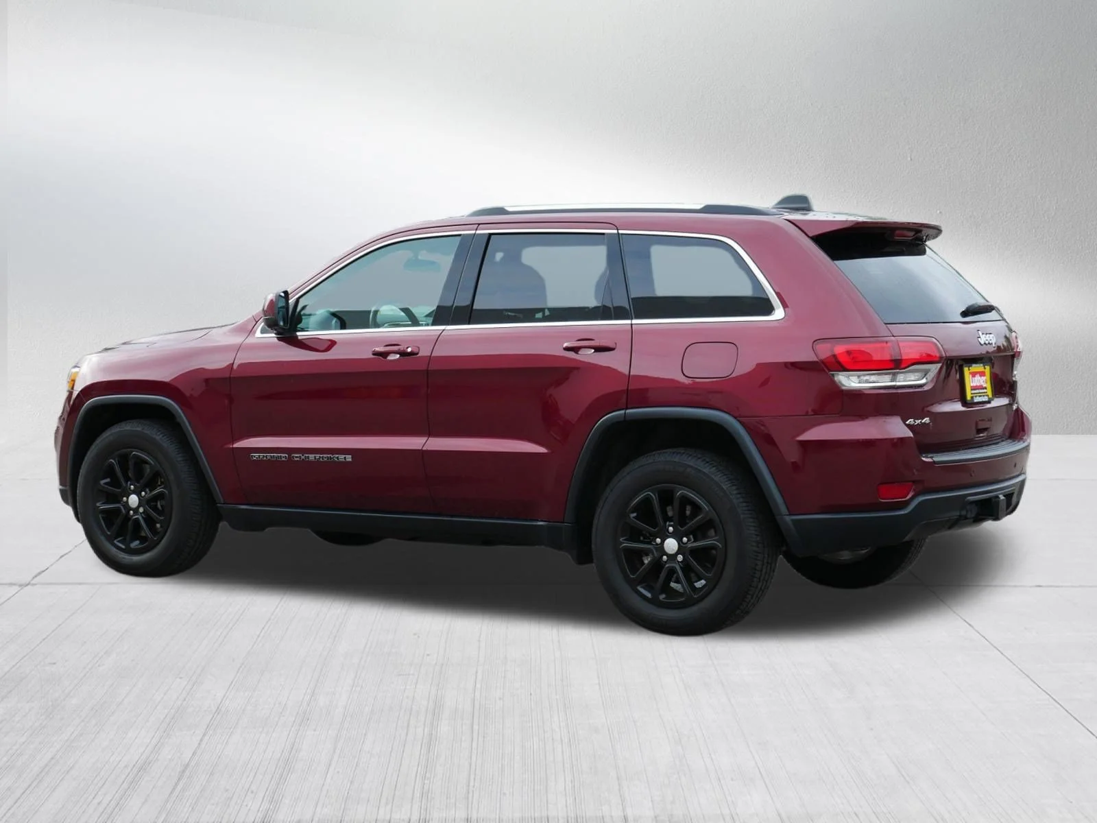 Used 2021 Velvet Red Pearlcoat Jeep Laredo E image 5