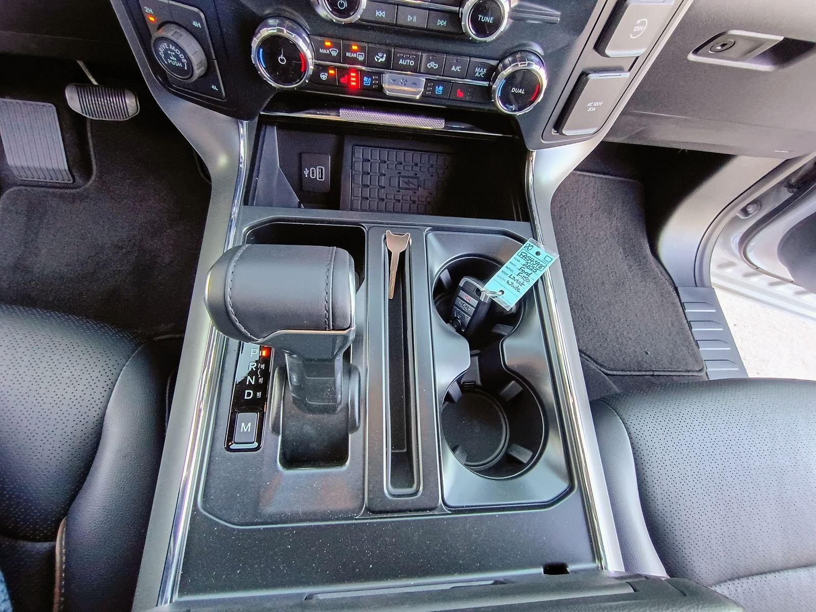 2025 Ford F-150 Lariat - Photo 25