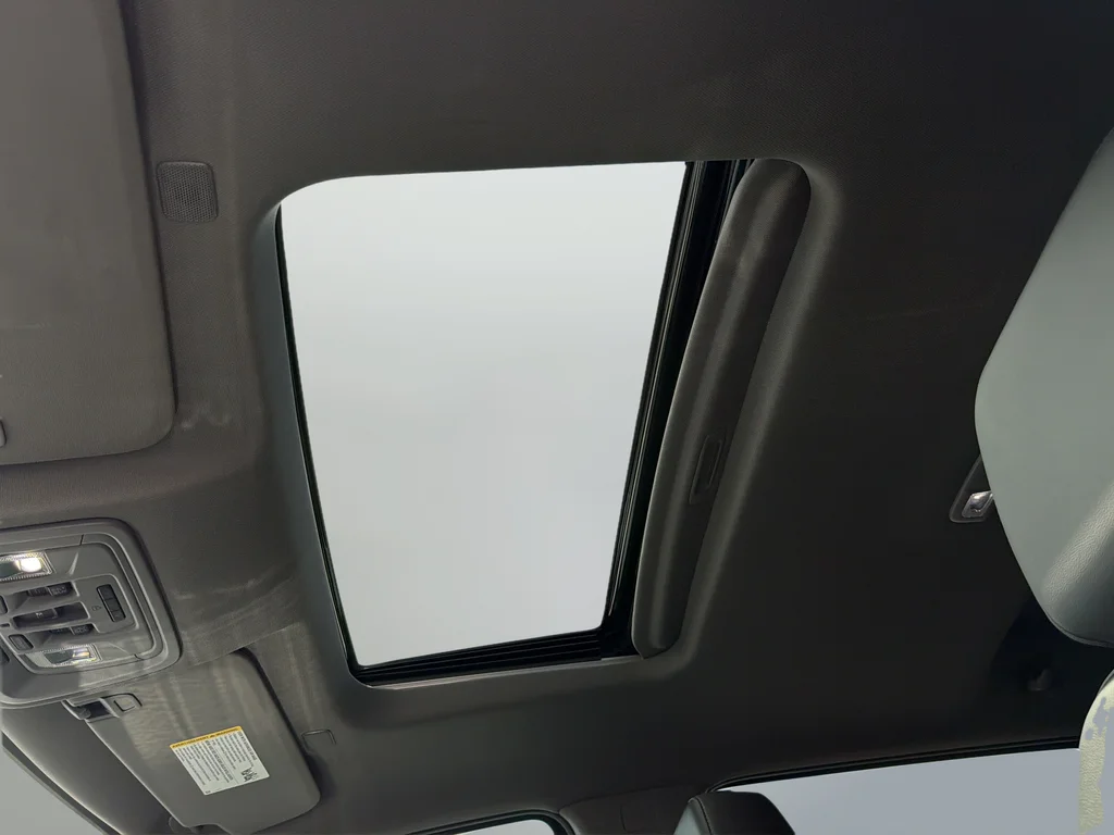 Used 2024 Blue GMC Elevation image 12
