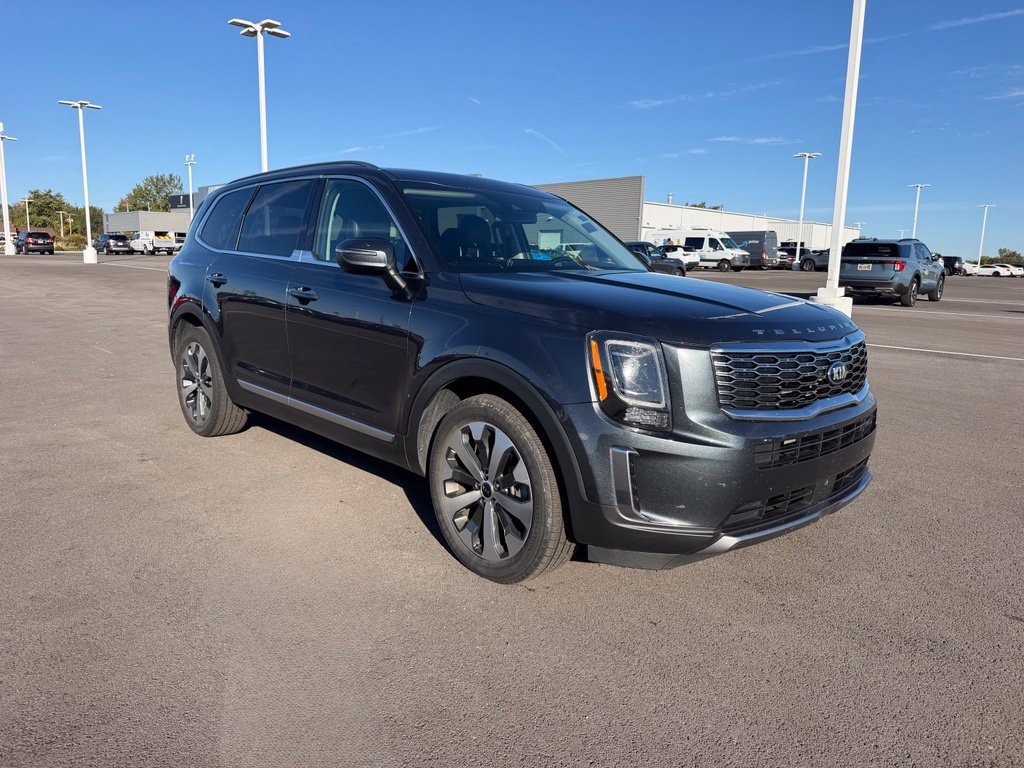 Used 2021 Gray Kia S image 4