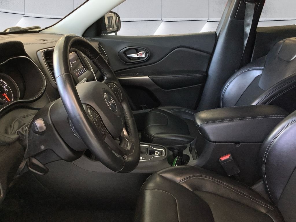 Used 2021 White Jeep Latitude Plus image 7