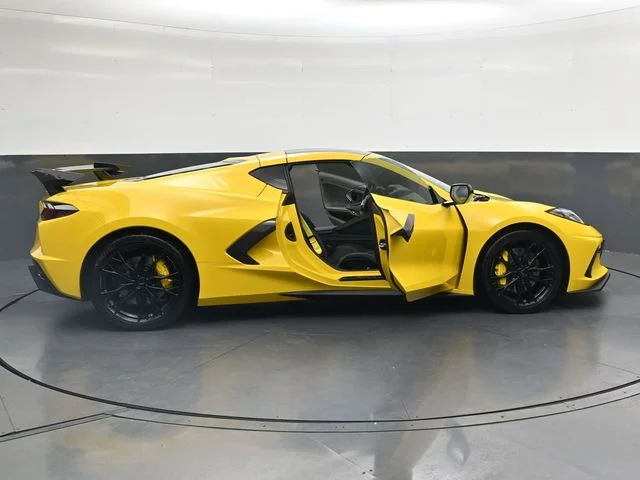 Used 2025 Yellow Chevrolet Stingray image 40