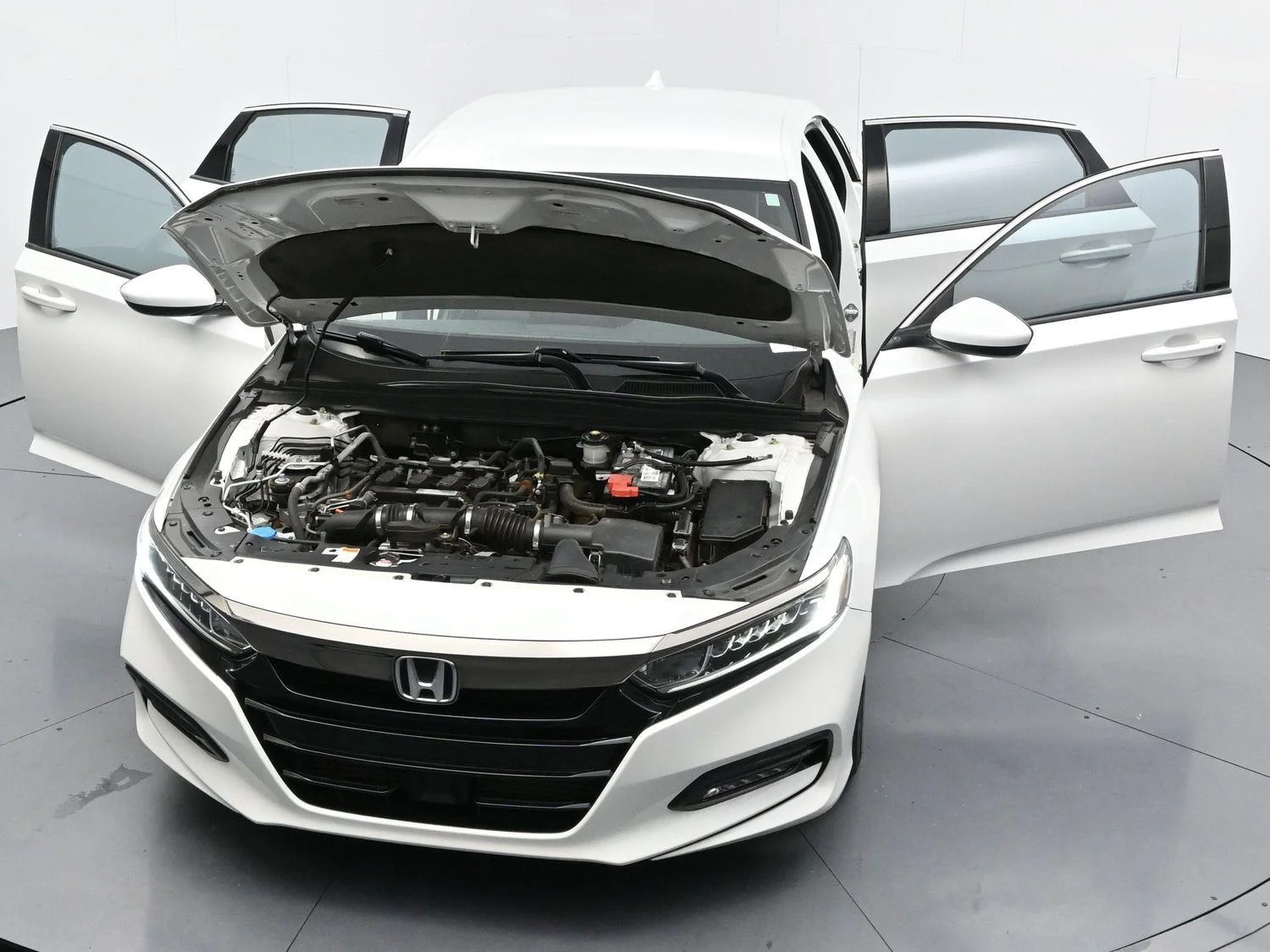 Used 2018 Platinum White Pearl Honda Sport image 40