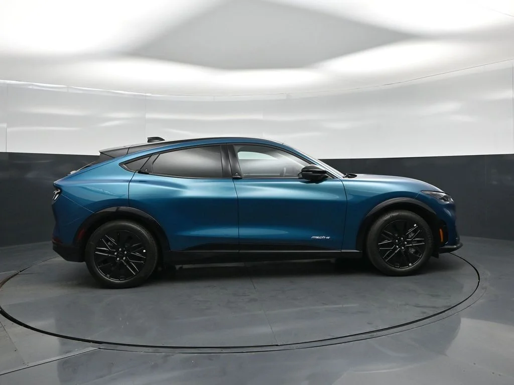 New 2026 Adriatic Blue Metallic Ford Premium image 23