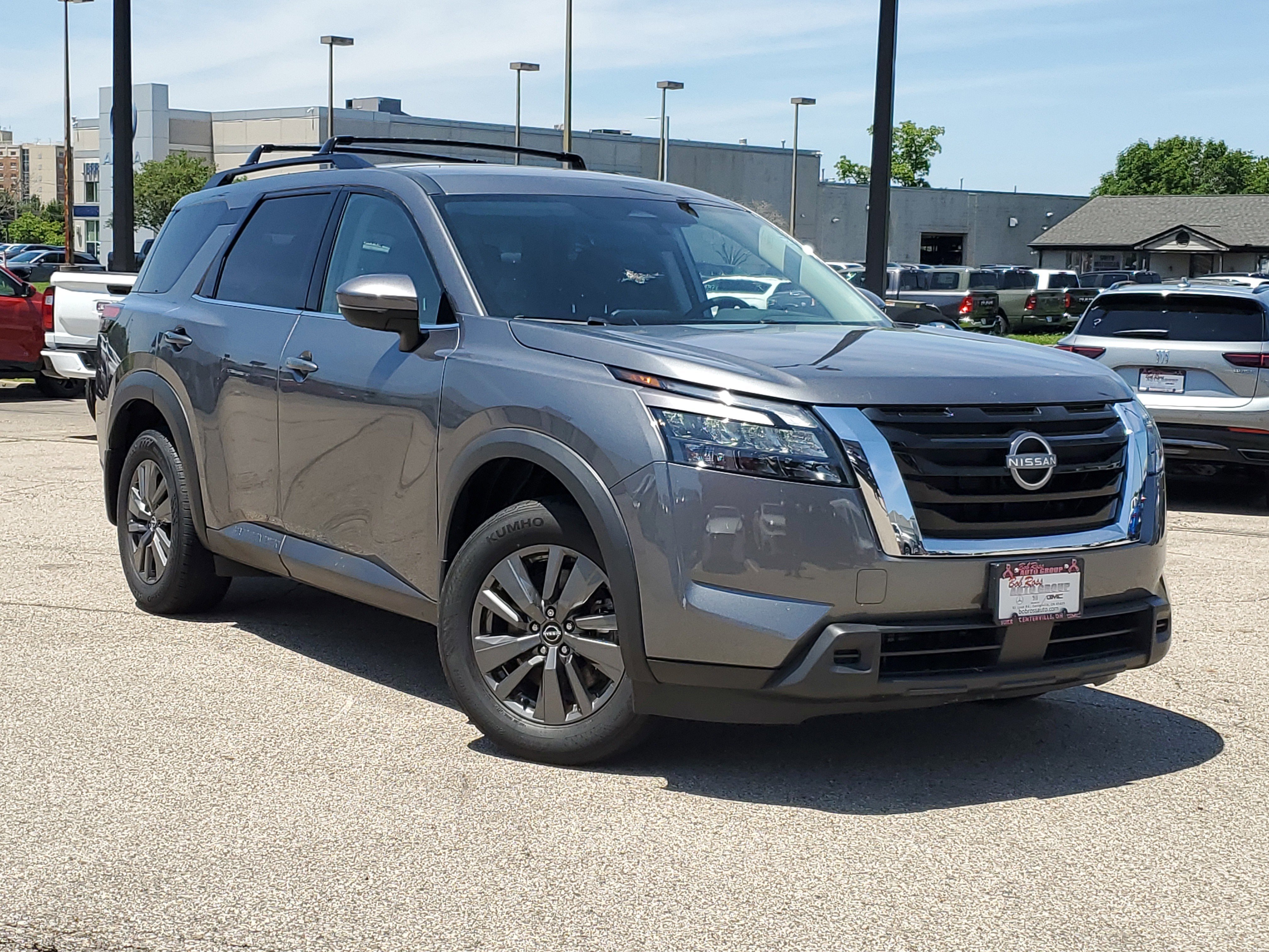 2024 Nissan Pathfinder SV 4WD's photo