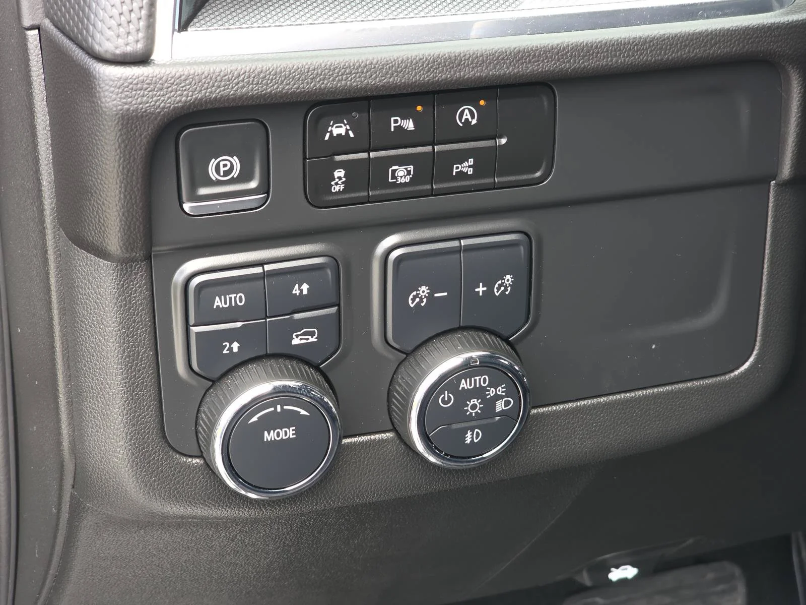 Used 2025 Sterling Gray Metallic Chevrolet RST image 24