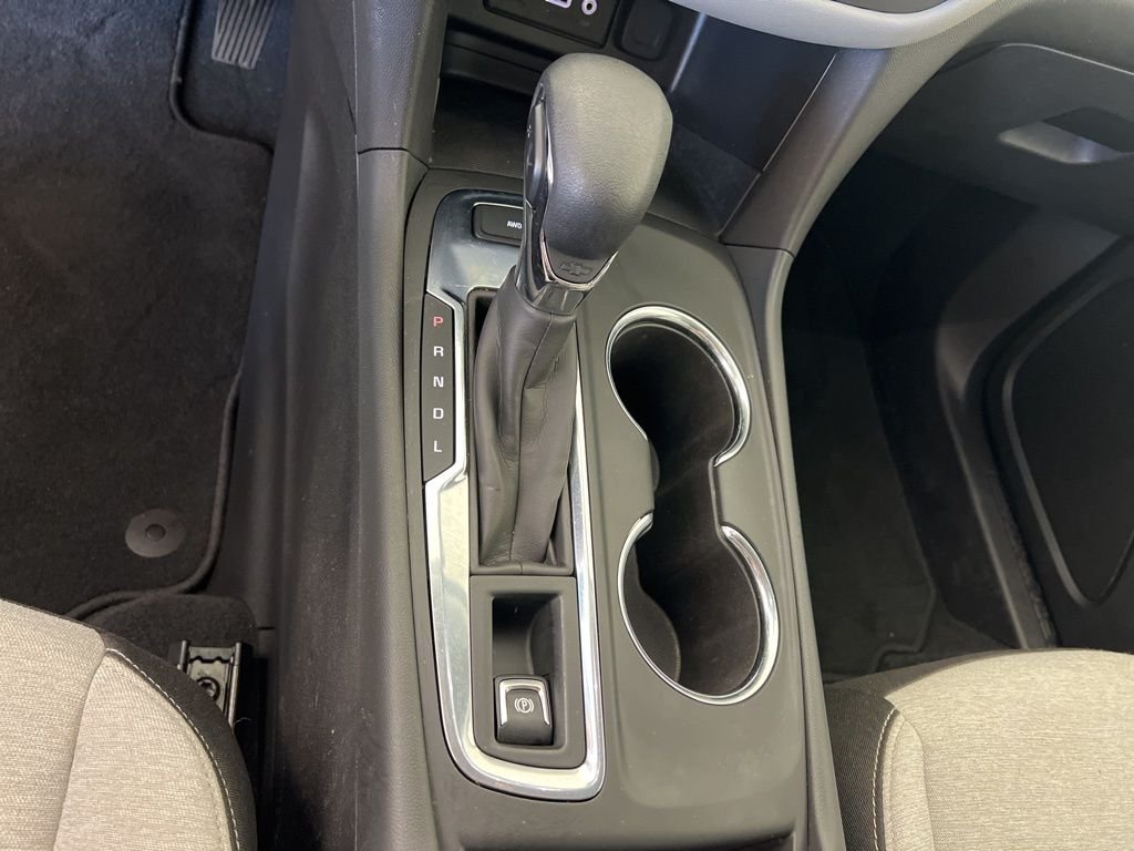 Used 2023 White Chevrolet LS image 17