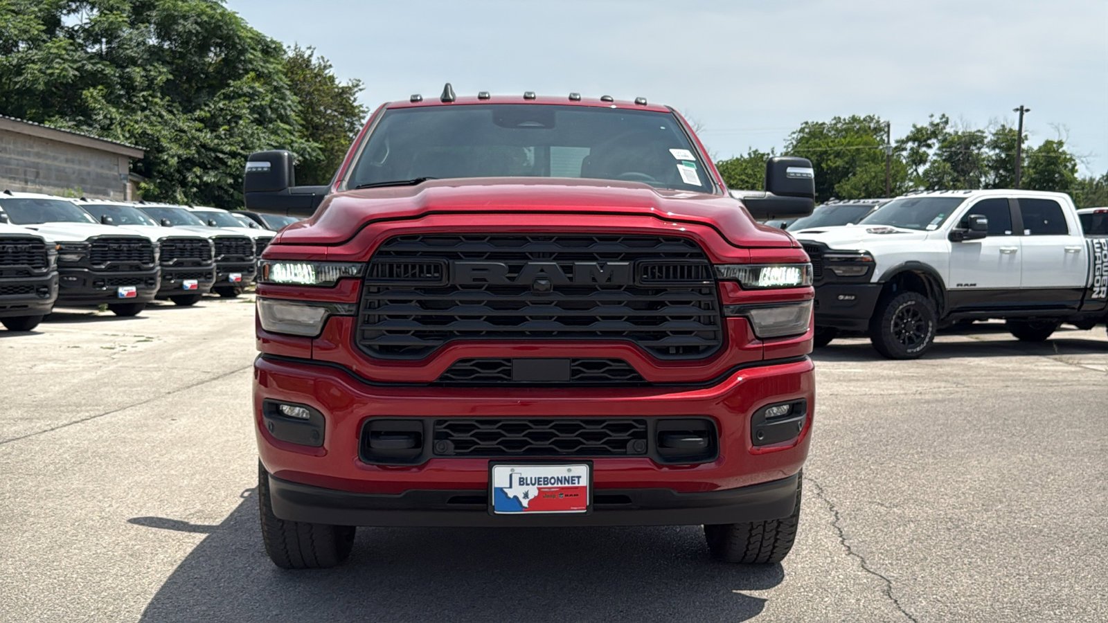 New 2026 Molten Red Pearl-Coat Exterior Paint RAM Lone Star image 2