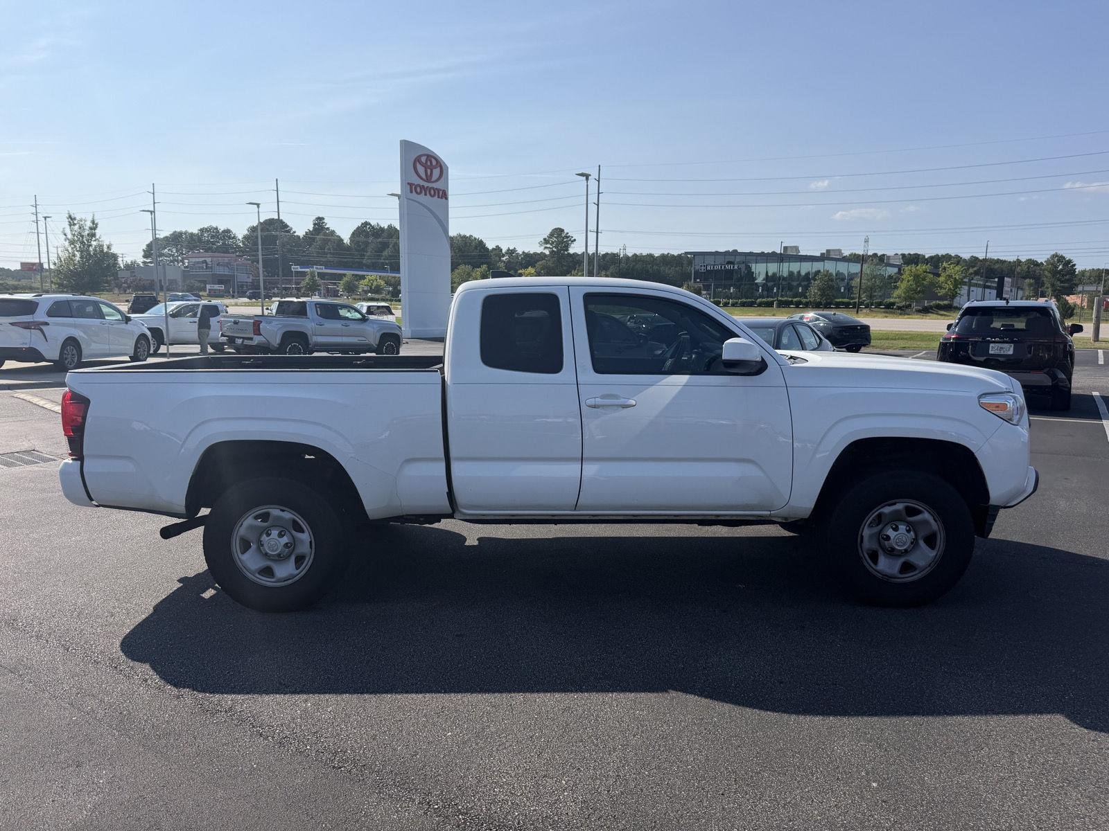 Used 2023 Ice Cap Toyota SR V6 image 4