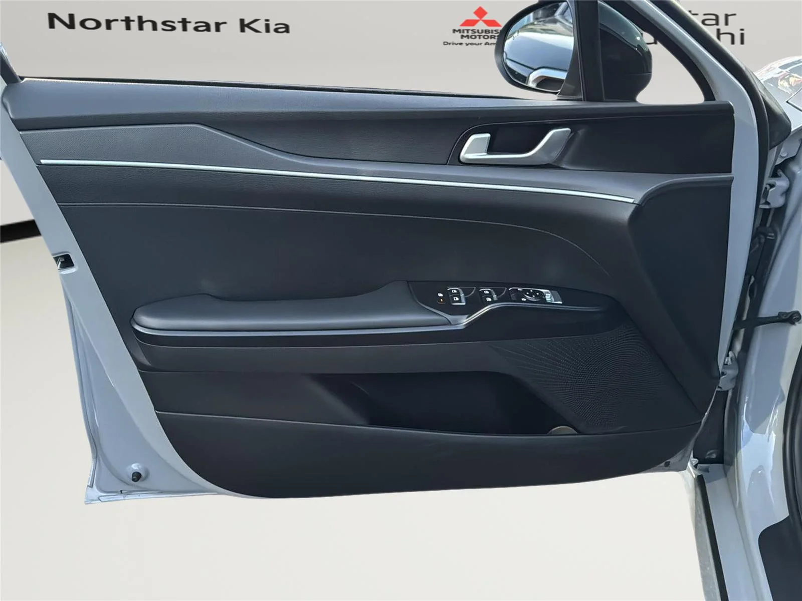 Used 2023 Wolf Gray Kia GT-Line image 24
