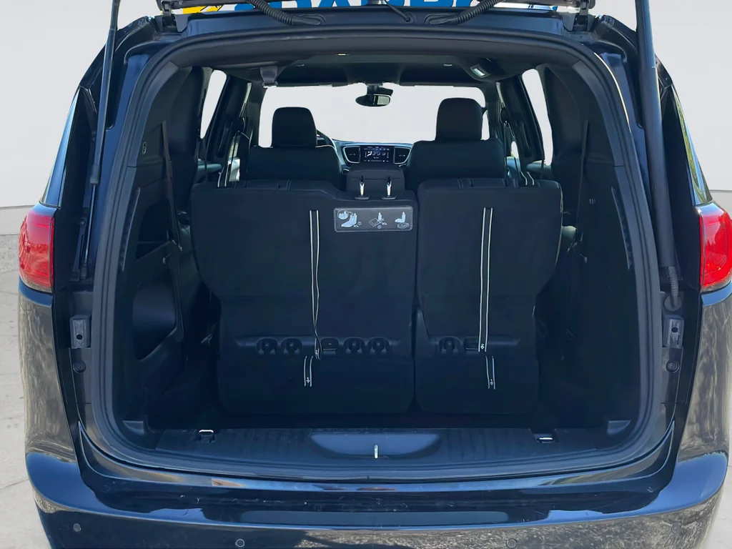 Used 2020 Black Chrysler Touring L image 35