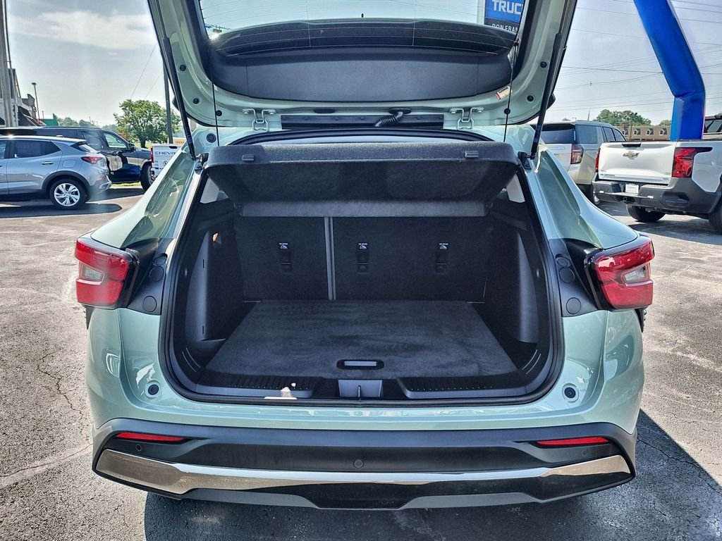 Used 2025 Green Chevrolet ACTIV image 23