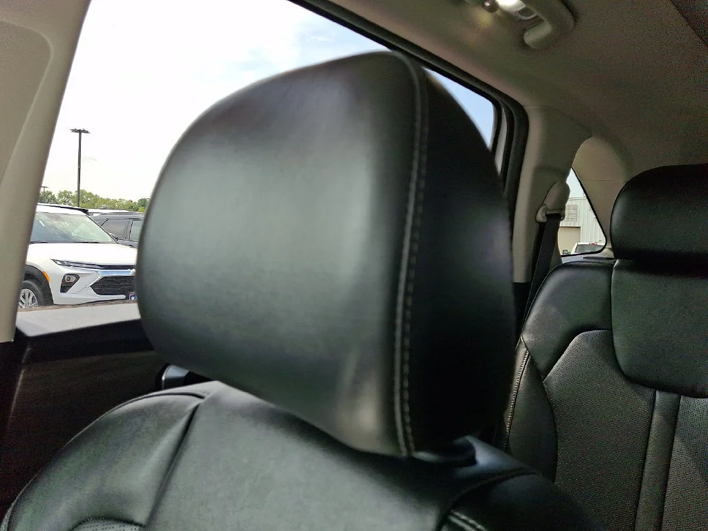 Used 2022 White Kia X-Line EX image 18