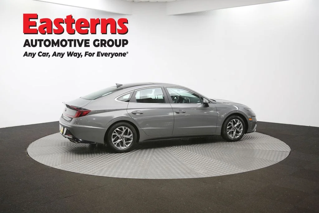 Used 2022 Gray Hyundai SEL image 41