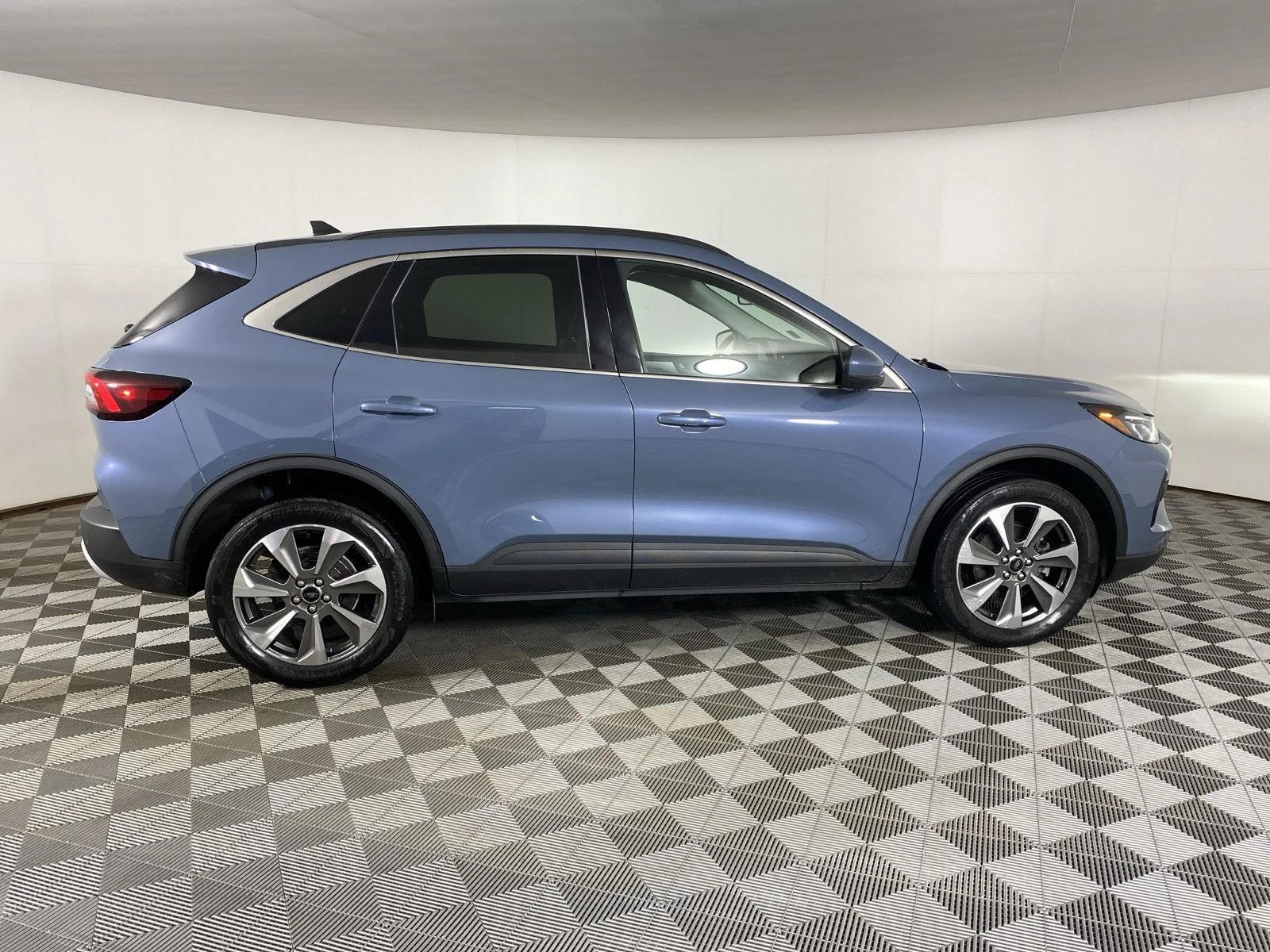 Used 2023 Vapor Blue Ford Platinum image 11