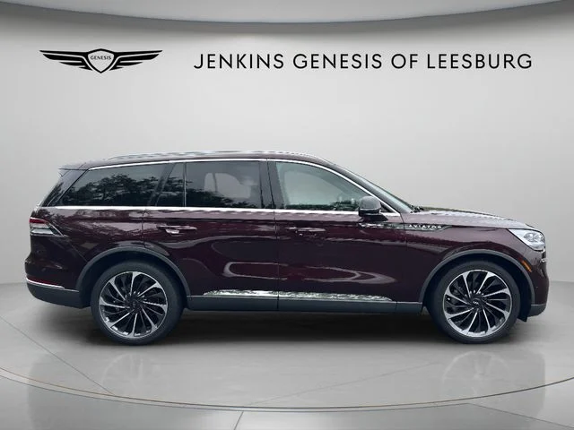 Used 2020 Red Lincoln Reserve image 3
