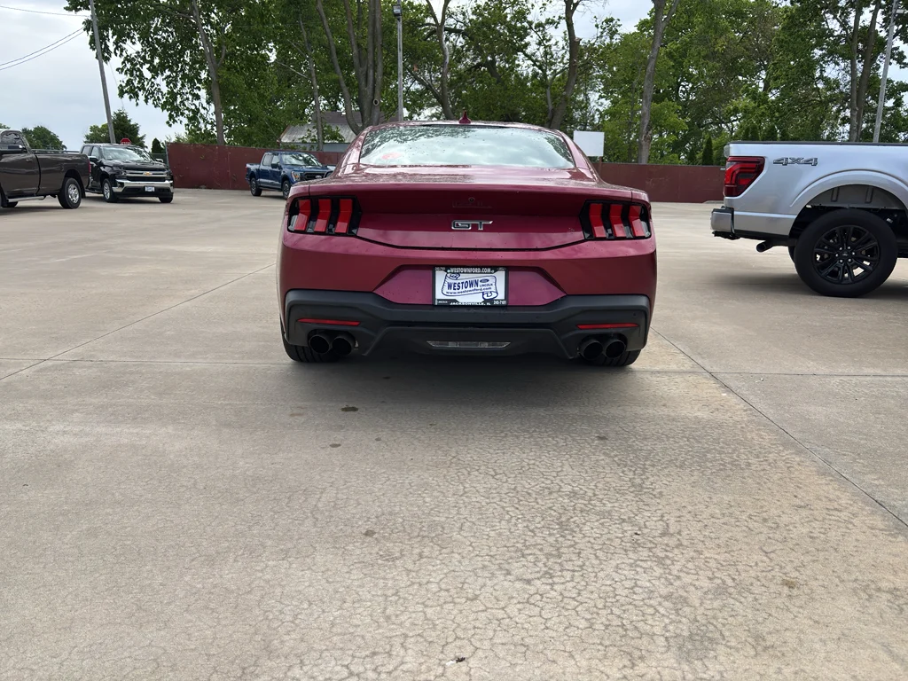 Used 2025 Molten Ford GT Premium image 5