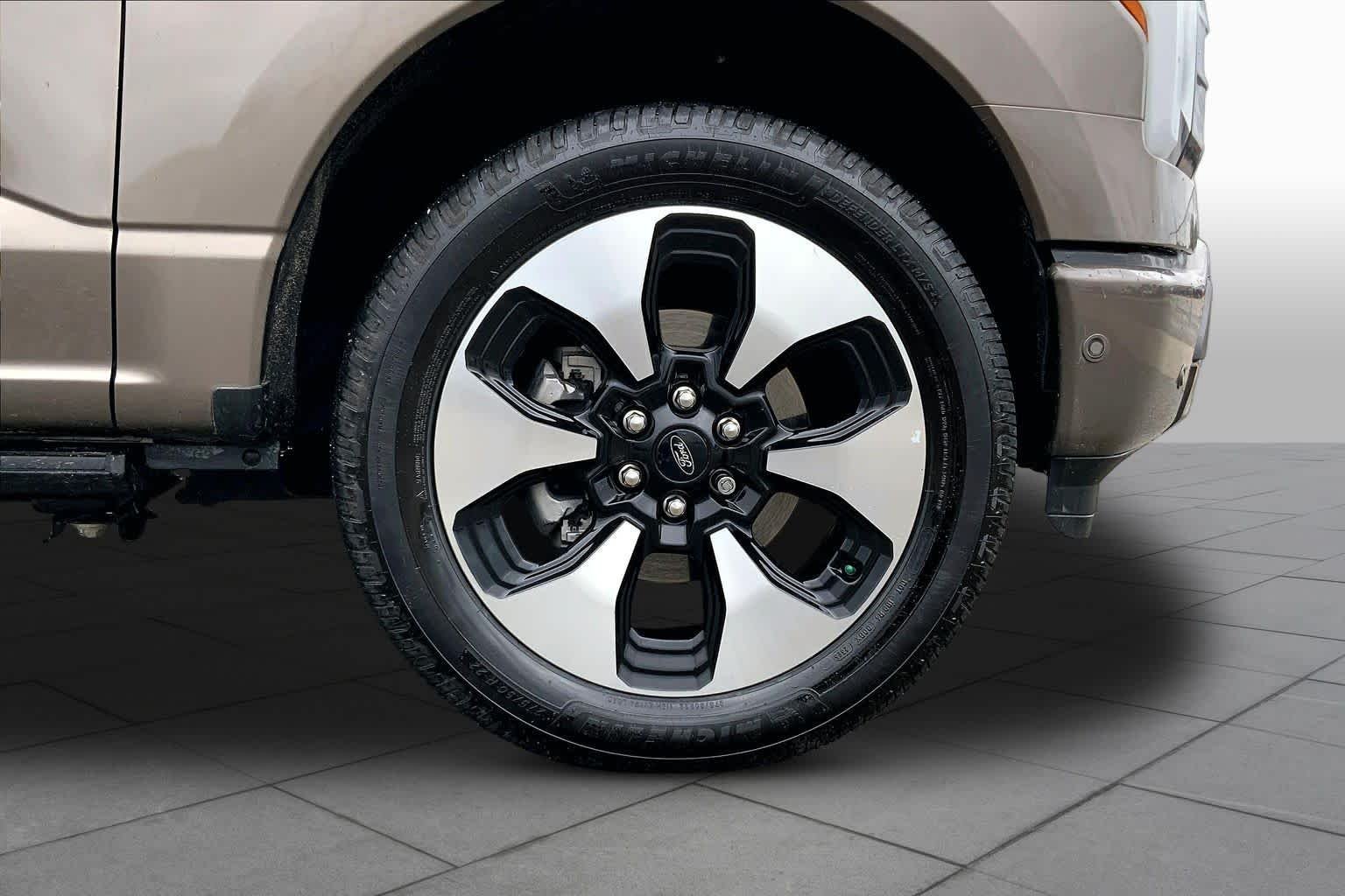 Used 2023 Stone Gray Ford Platinum image 10