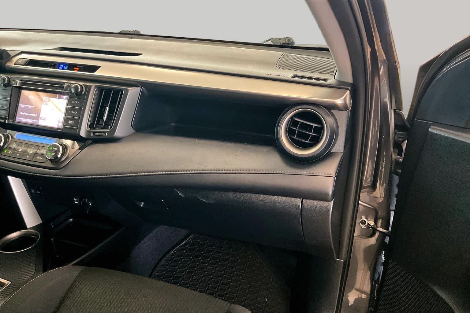 Used 2015 Magnetic Gray Metallic Toyota XLE image 17