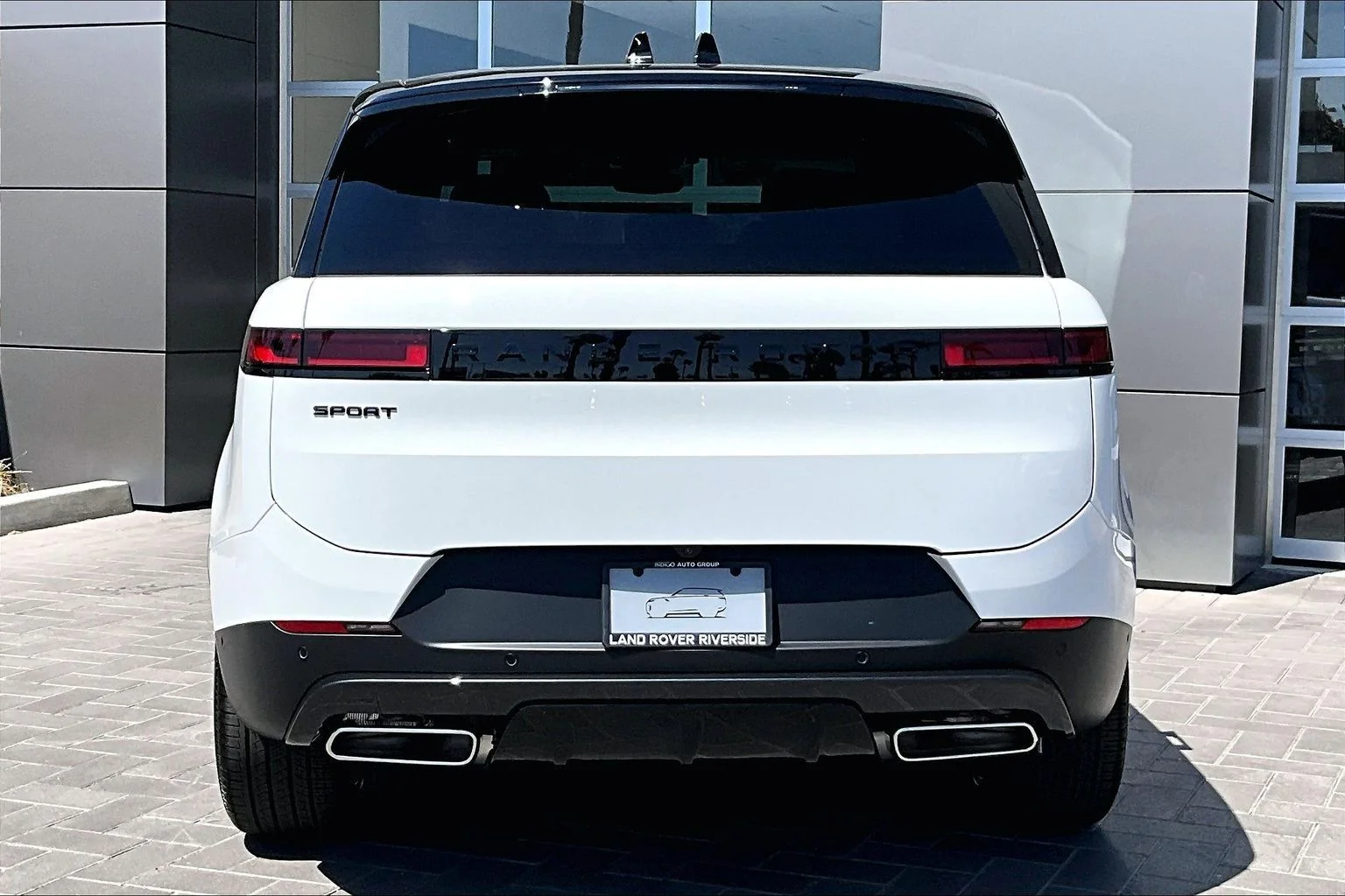 New 2026 Fuji White Land Rover SE image 4