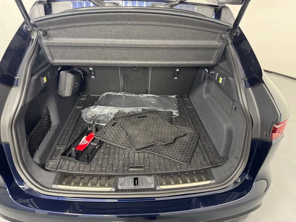 Used 2026 Portofino Blue Metallic Jaguar P250 R-Dynamic S image 29