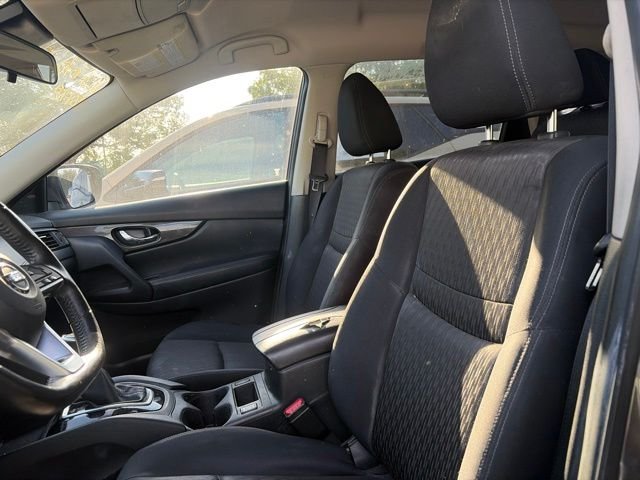 Used 2019 Gray Nissan SV image 4