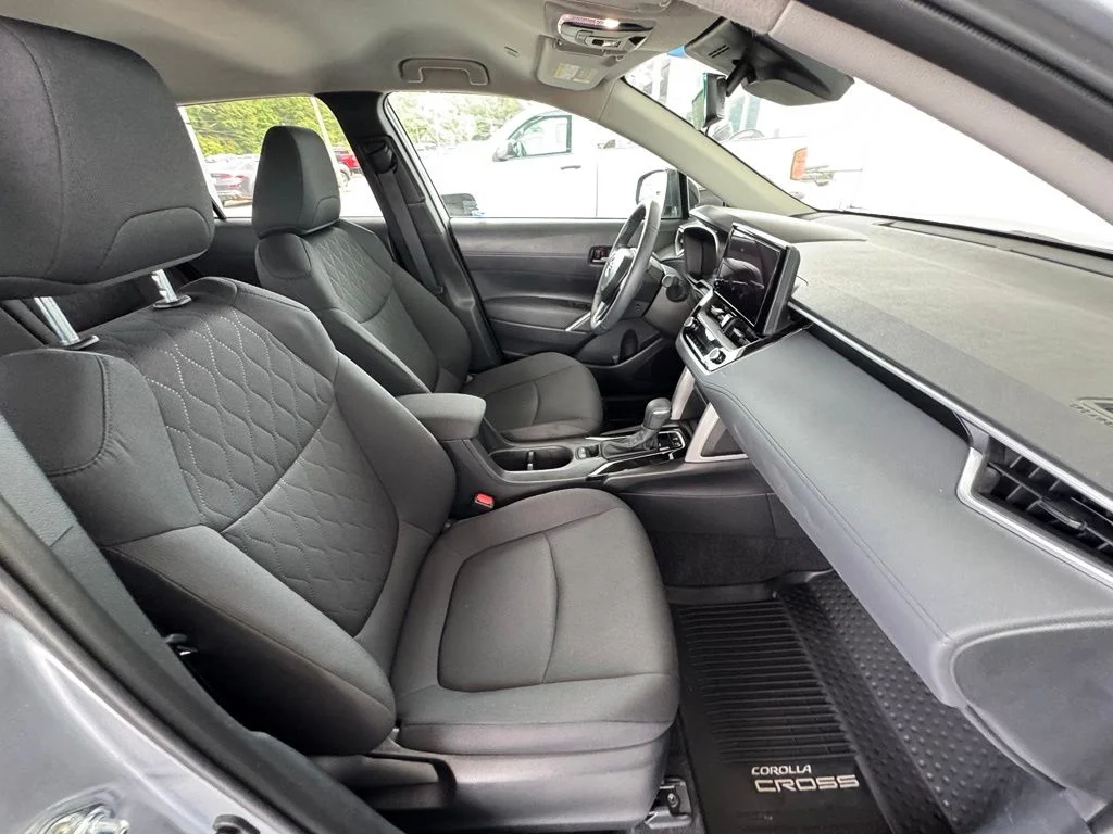 Used 2025 Silver Toyota LE image 15