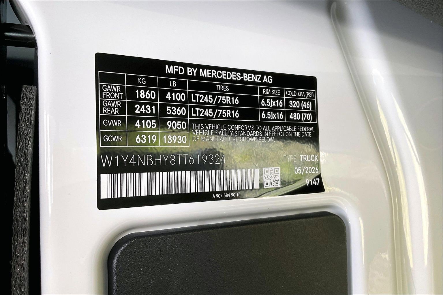 New 2026 Arctic White Mercedes-Benz Cargo 144 WB image 23