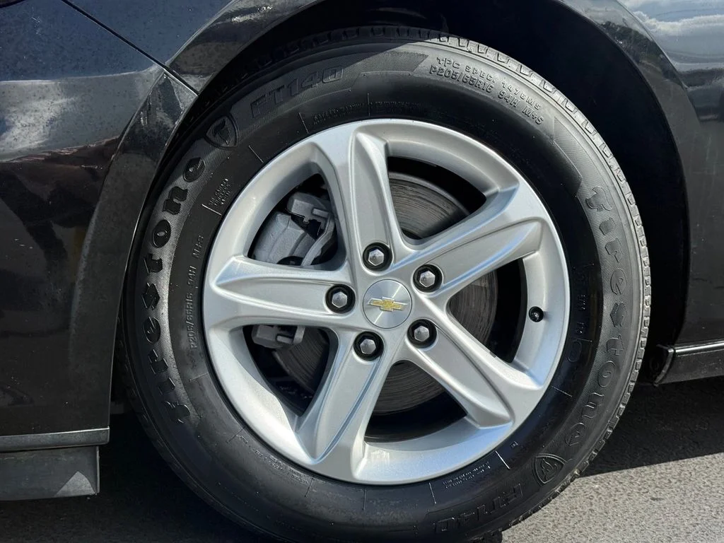 Used 2022 Black Chevrolet LS image 3