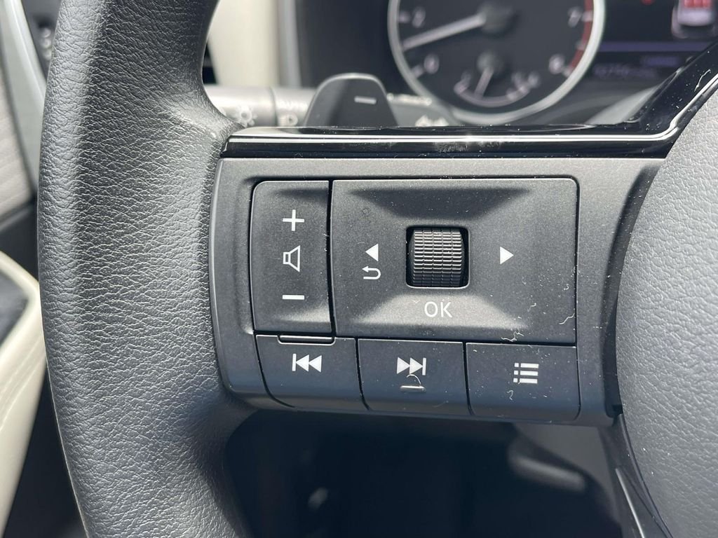Used 2024 Silver Ford XLT image 50