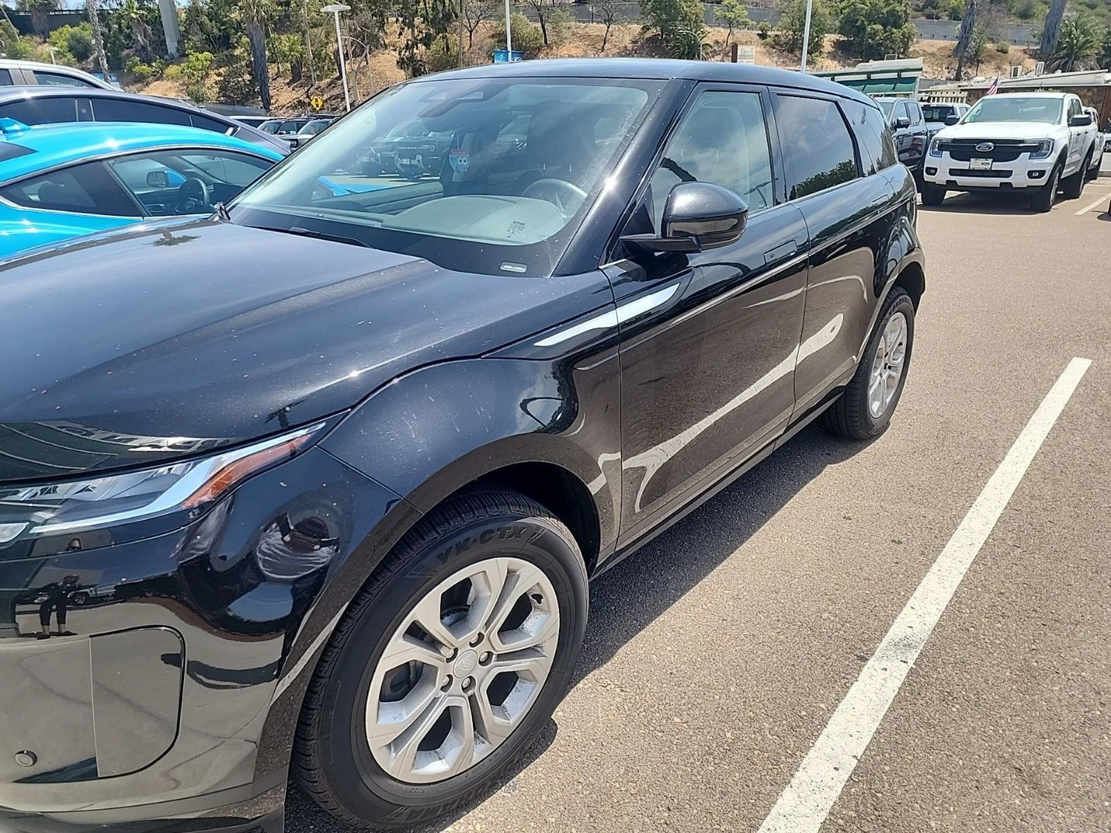 Used 2023 Santorini Black Land Rover S image 2