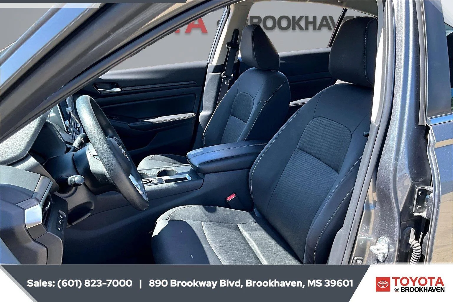 Used 2025 Gun Metallic Nissan SV image 18